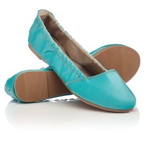 Adorable Turquoise Blue Flats
